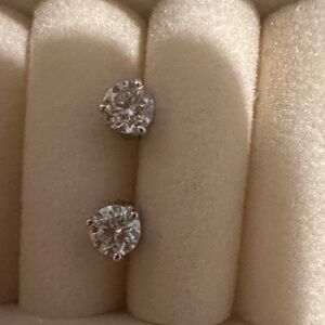 New!! 14K. Natural Diamond Earrings Stud